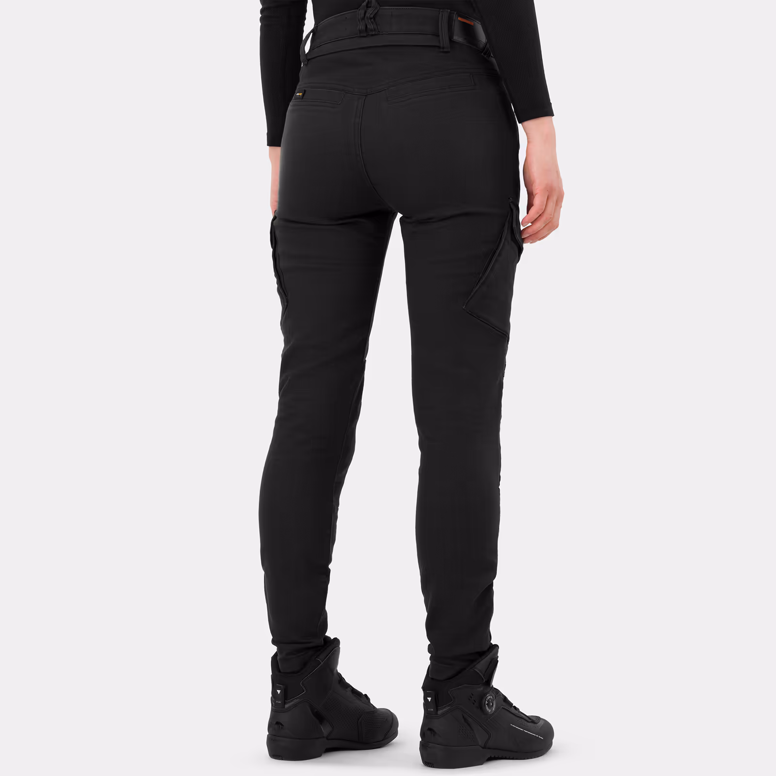 04_SHIMA_RECON_PNT_LADY_BLACK_2500x2500