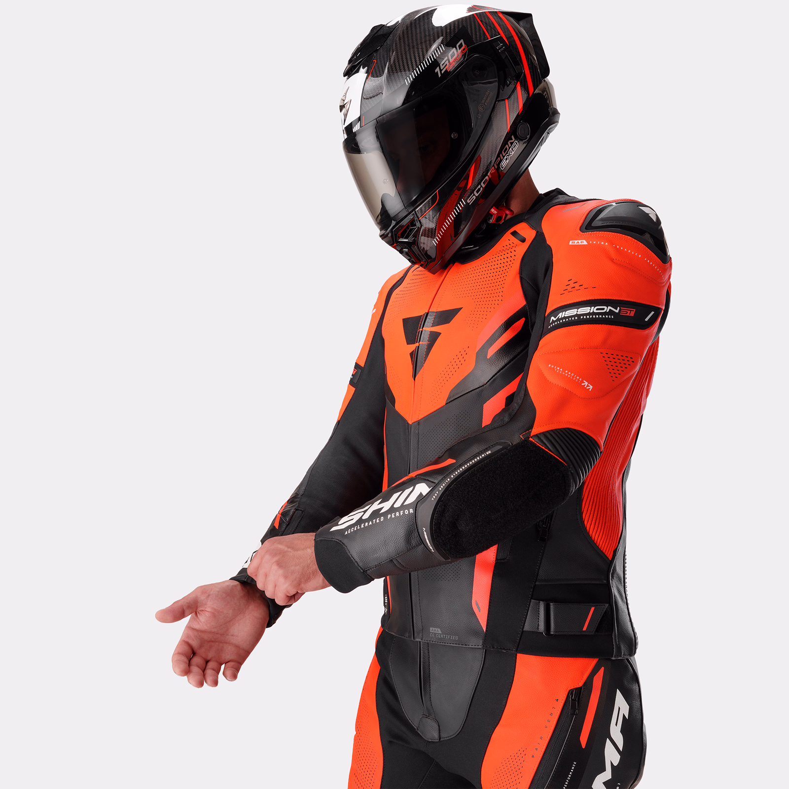 05_SHIMA_MISSION ST_MEN_SUIT_RED FLUO