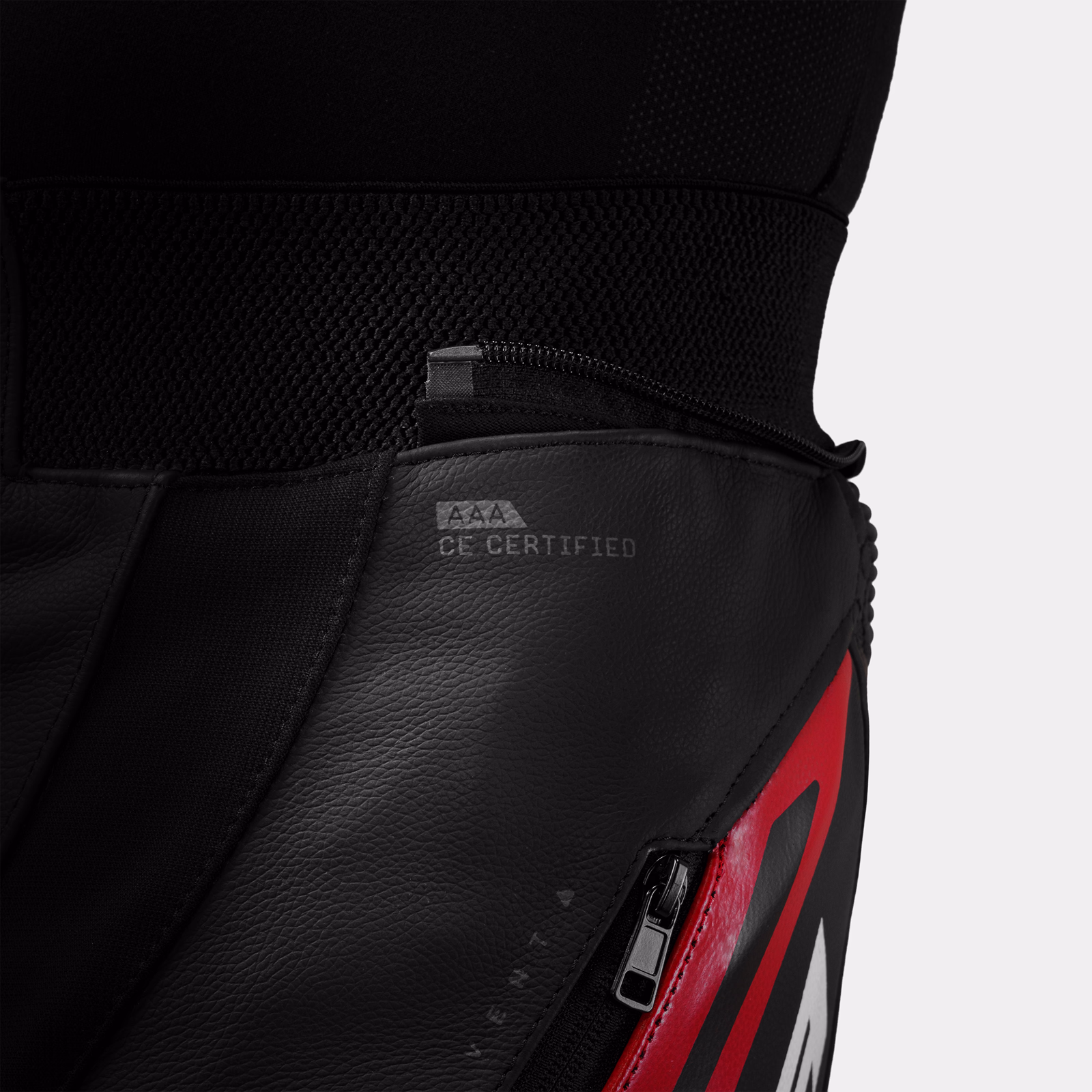 06_SHIMA_MISSION ST_MEN_PNT_BLACK RED