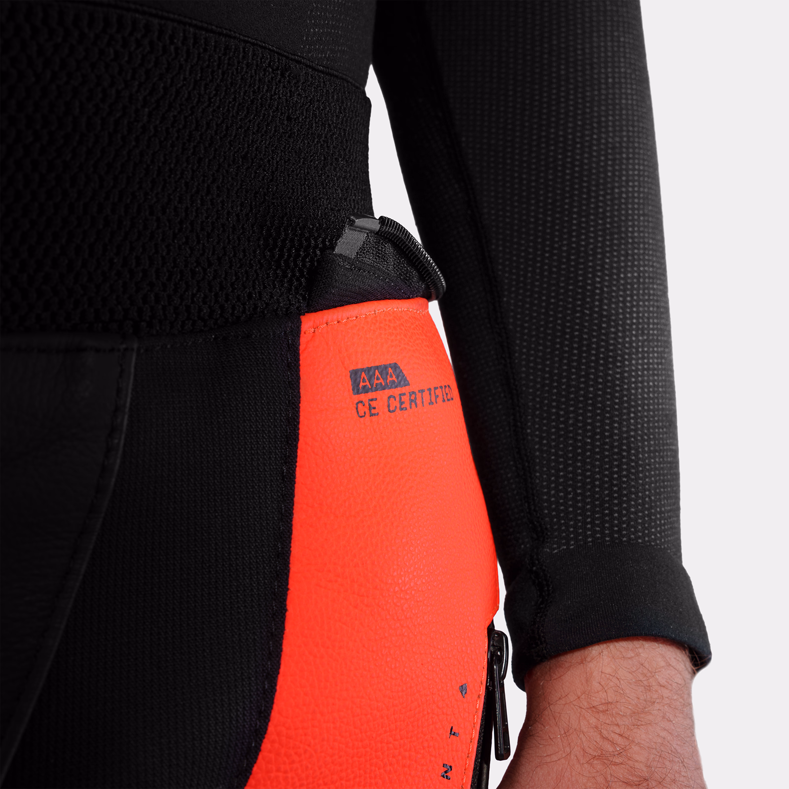 06_SHIMA_MISSION ST_MEN_PNT_RED FLUO