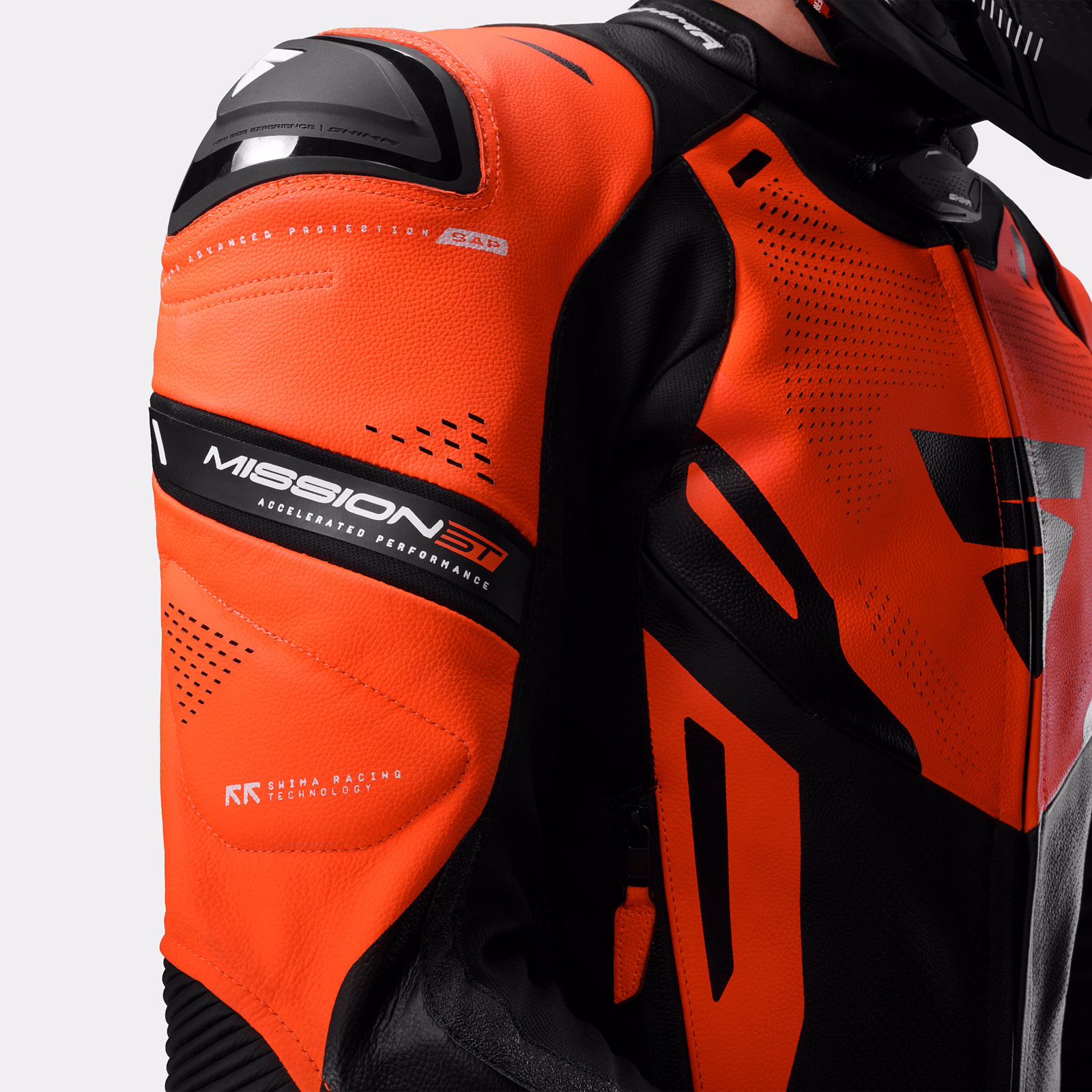 08_SHIMA_MISSION ST_MEN_SUIT_RED FLUO