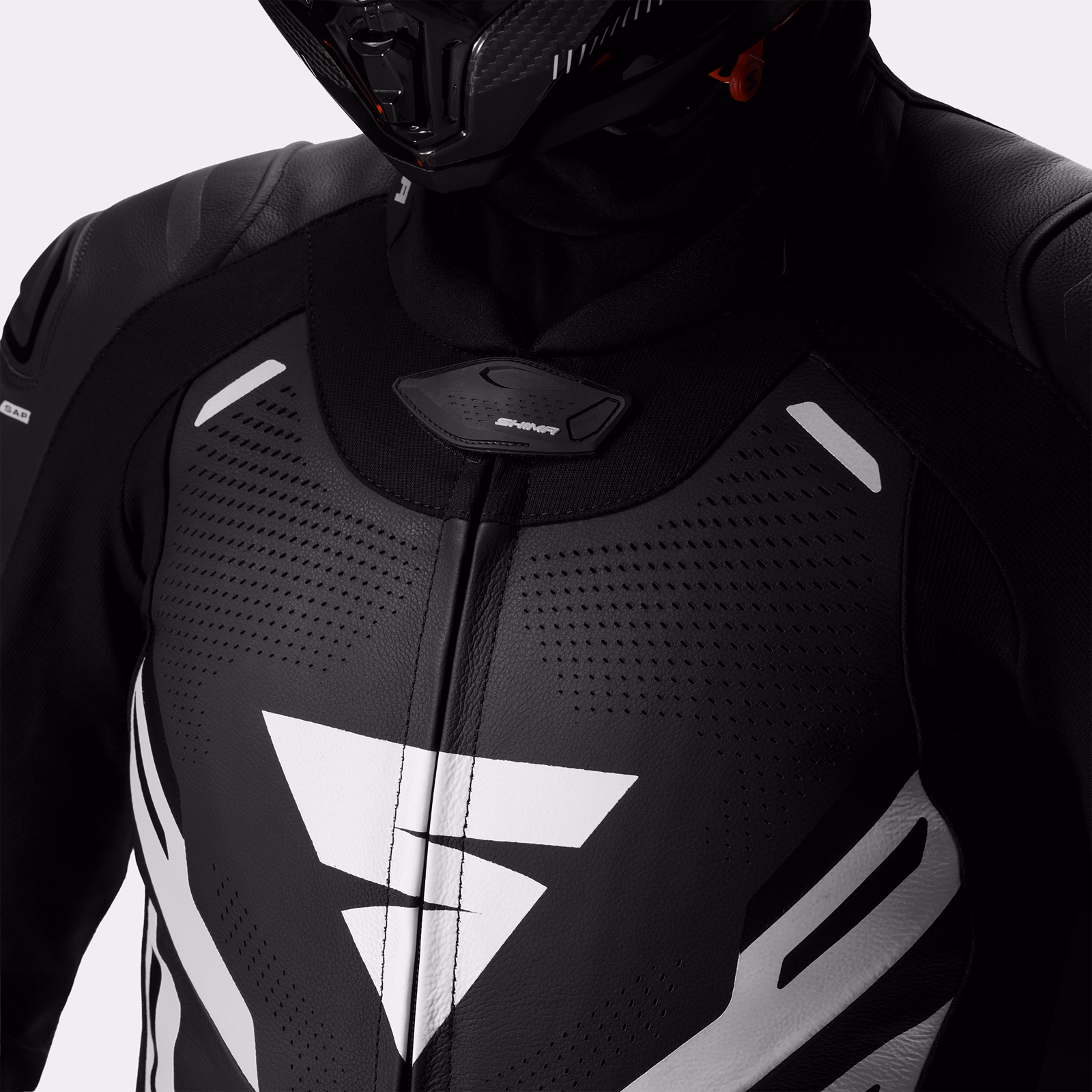 09_SHIMA_MISSION RS_SUIT_MEN_BLACK WHITE