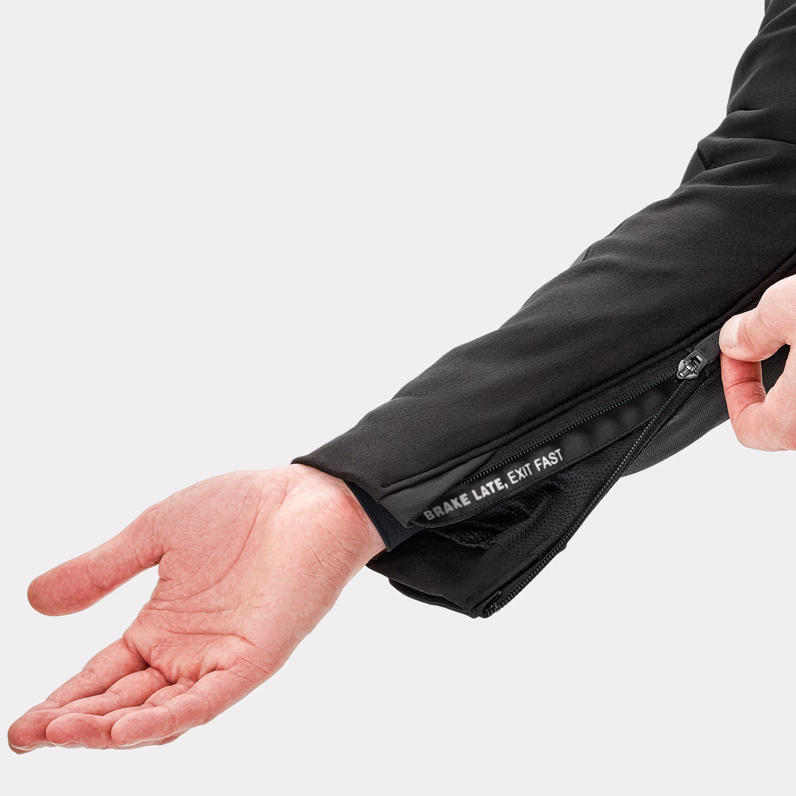 14_SHIMA_MESHPRO 2.0_JKT_MEN_WHITE