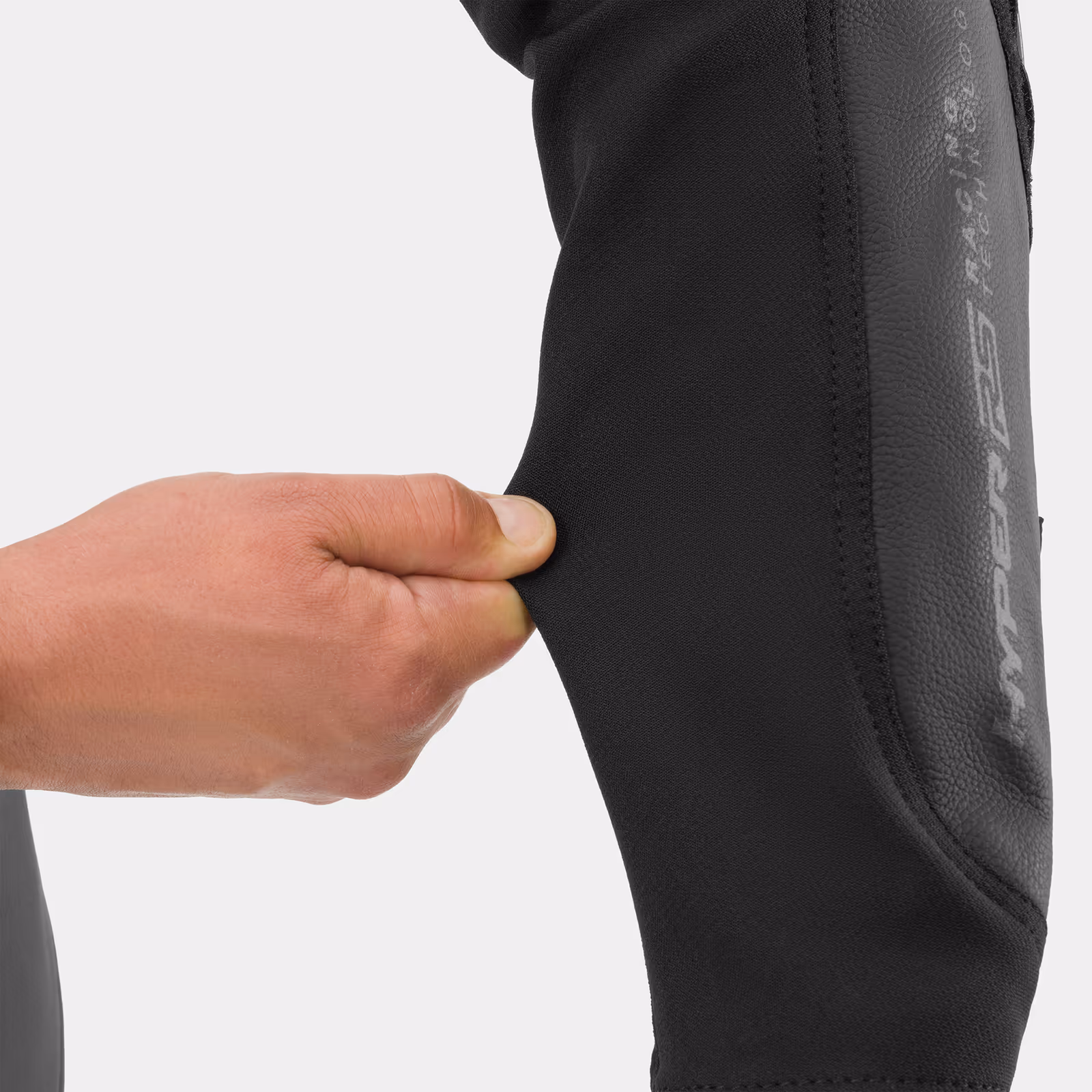 15_SHIMA_HYPER RS_SUIT_MEN_BLACK RED_2500x2500