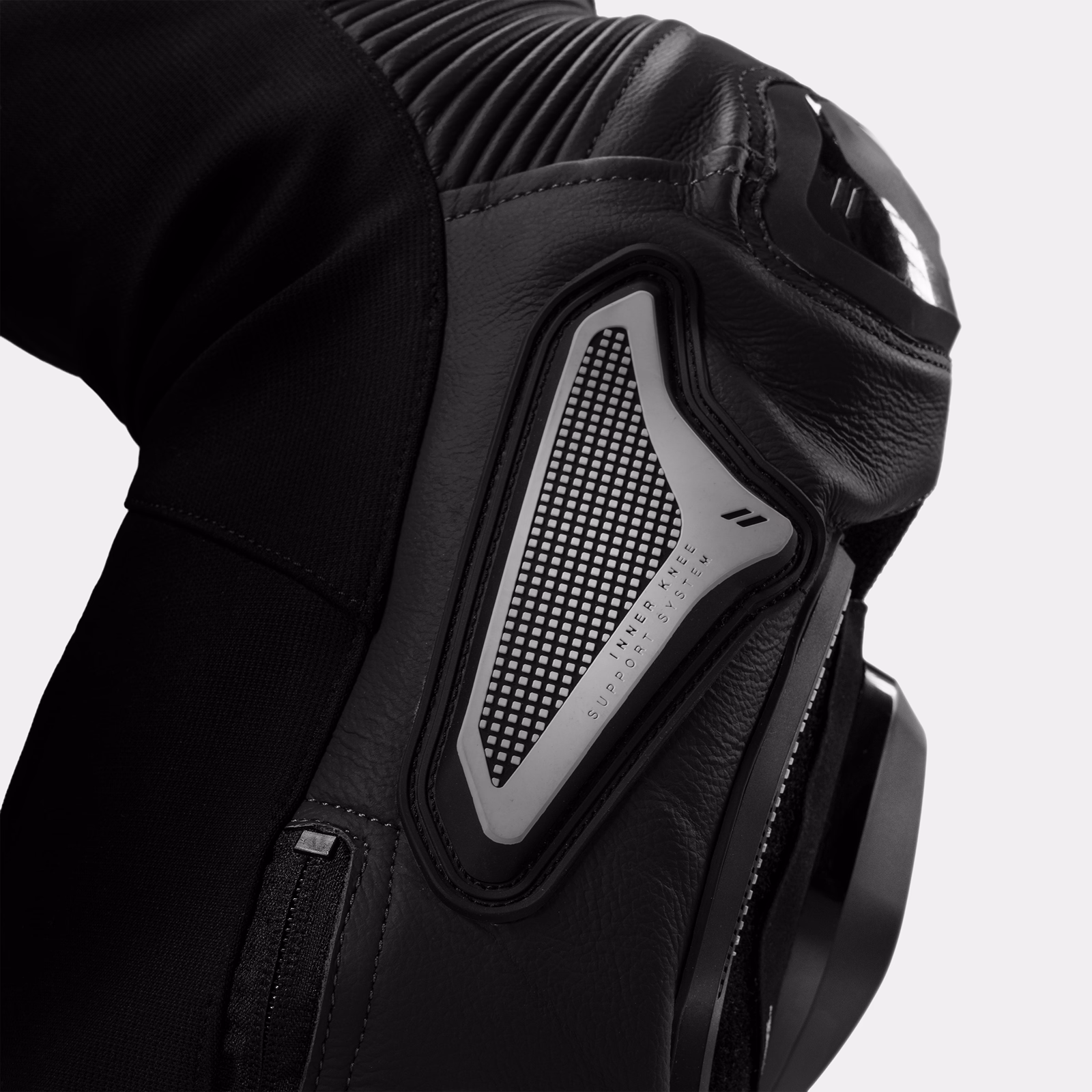 15_SHIMA_MISSION RS_SUIT_MEN_BLACK WHITE