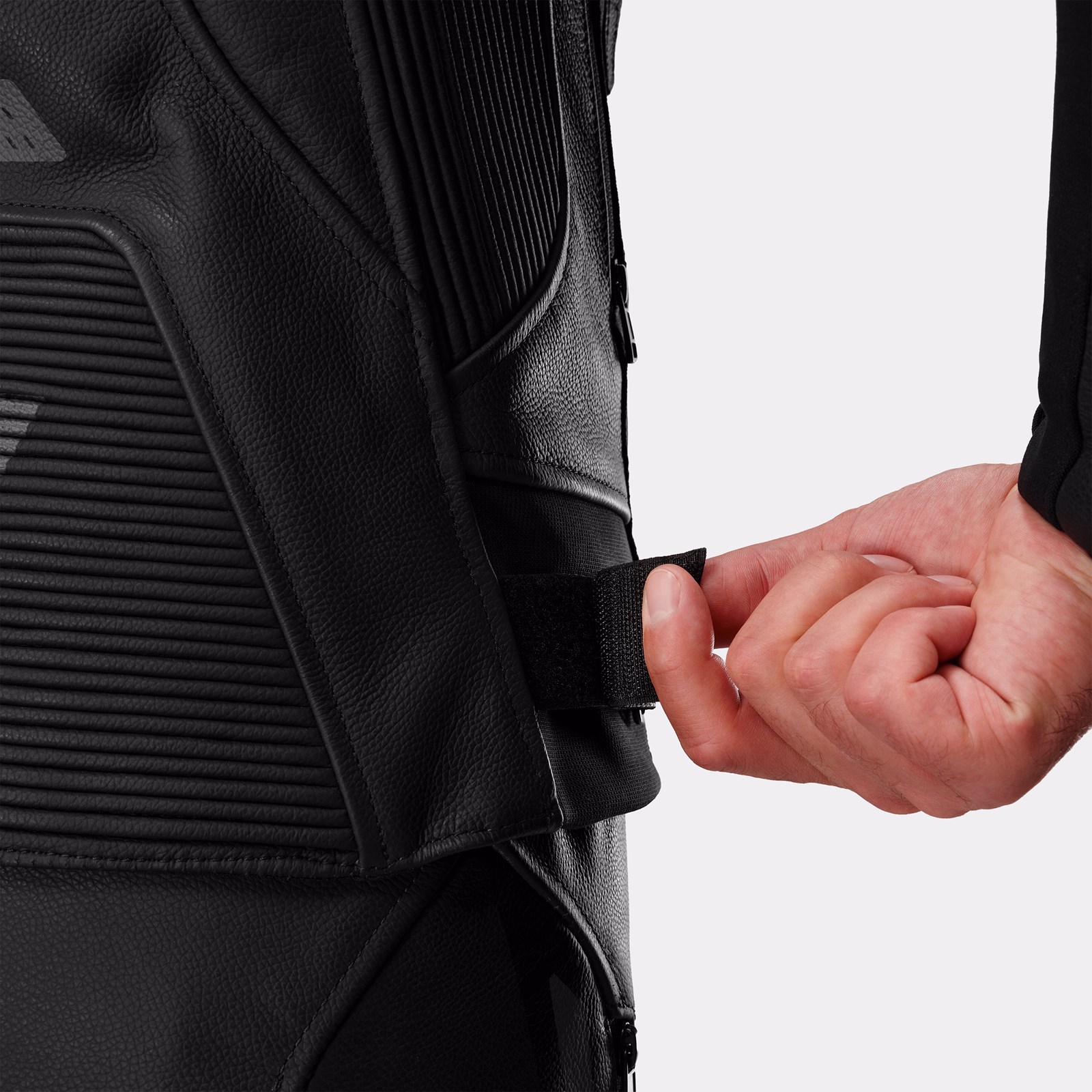 17_SHIMA_MISSION ST_MEN_SUIT_BLACK