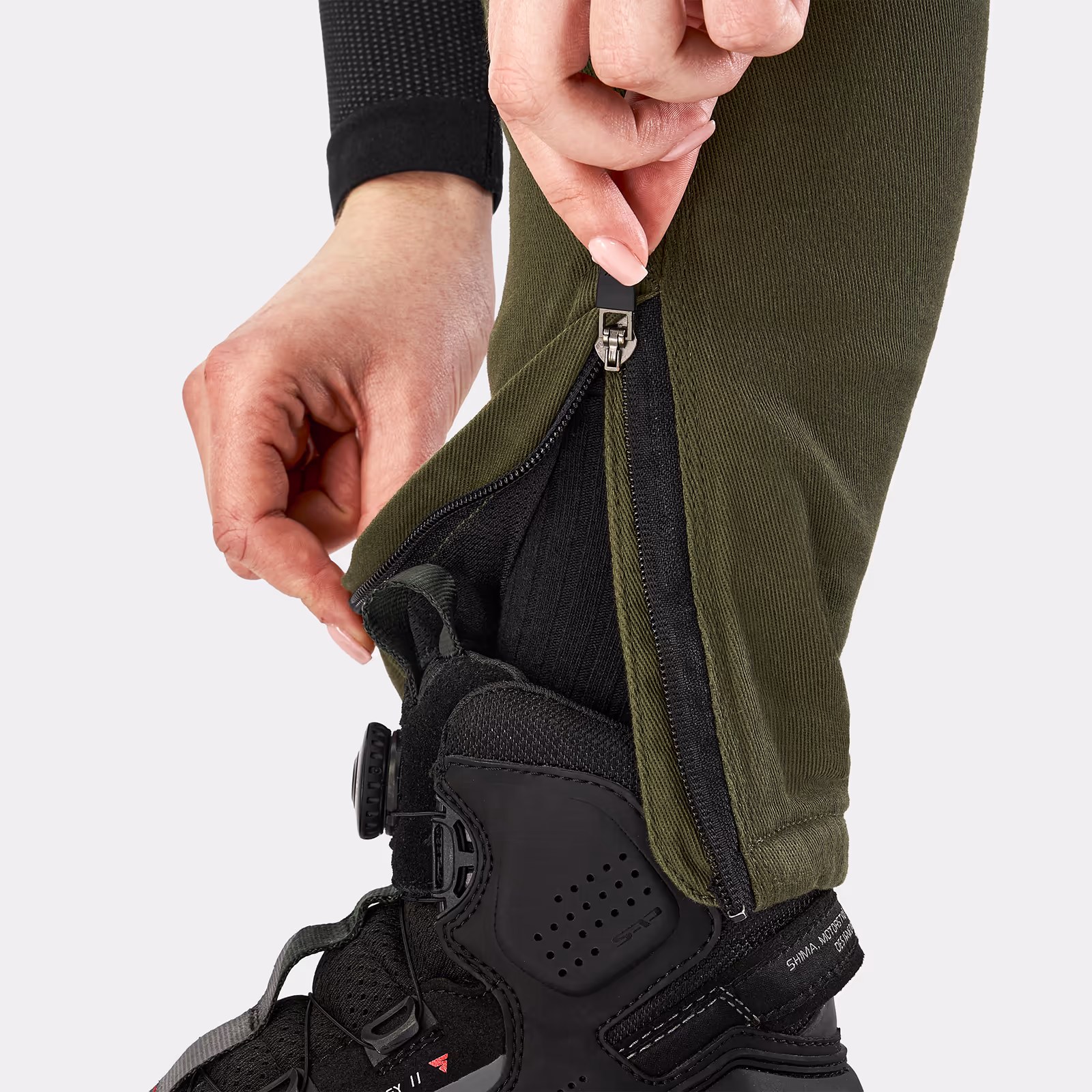 19_SHIMA_GIRO 30_PNT_LADY_KHAKI