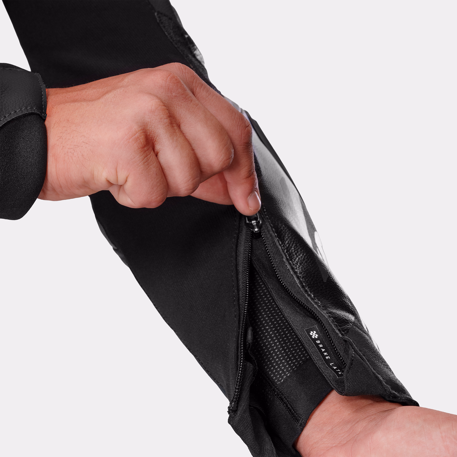 21_SHIMA_MISSION ST_MEN_SUIT_BLACK