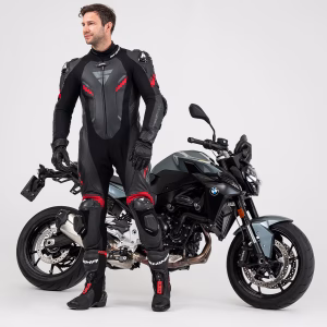 shima_HyperRS_Black_Red_1500x1500_13_Motorcycle_Suit