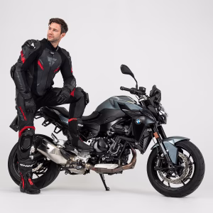 shima_HyperRS_Black_Red_1500x1500_16_Motorcycle_Suit