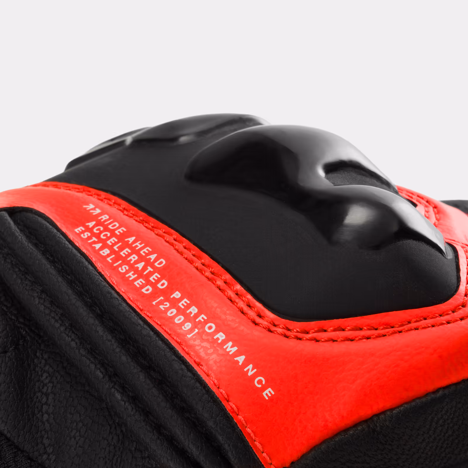 08_SHIMA_SPARK 3_GLV_MEN_RED_2500x2500